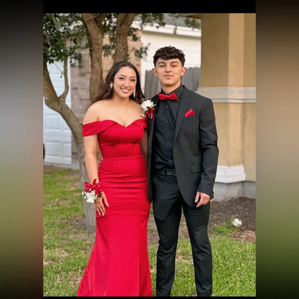 open lace back dress Red Prom Dress 2024 One-Shoulder Sequin Long Sleeve 10 / Green main image 0